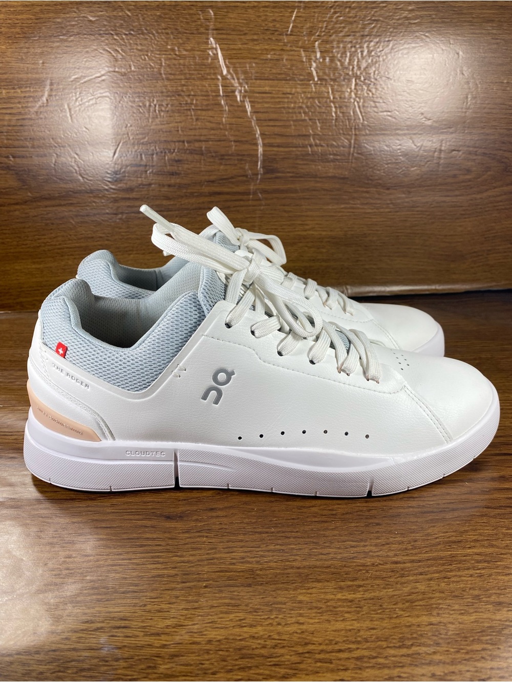 On Cloud Roger Advantage women’s shoe size 10